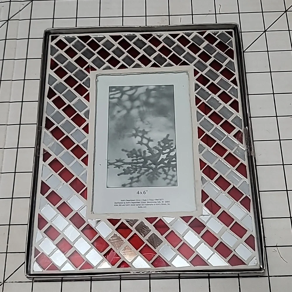 Mirror/Red Glass Frame -‎ 4